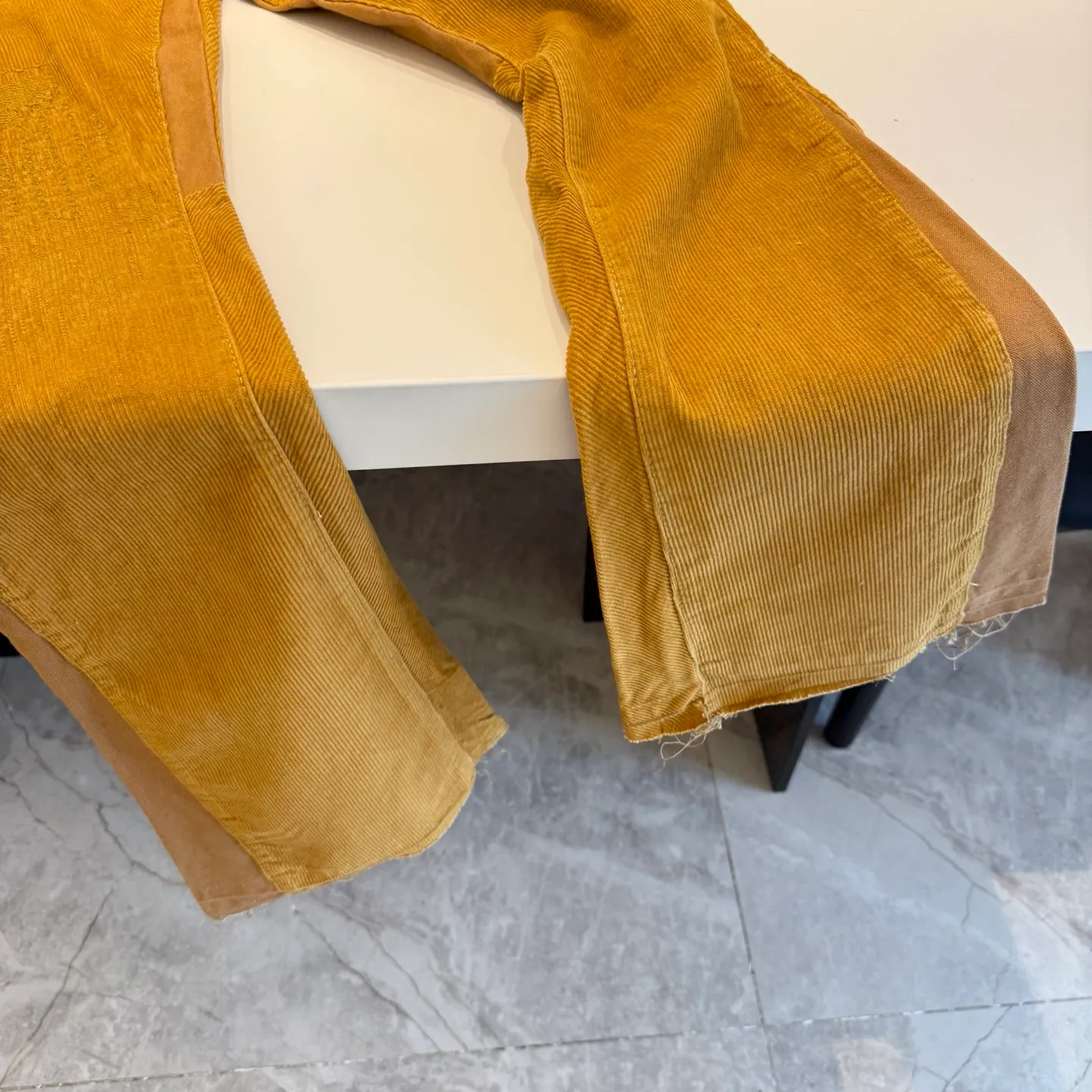 P250 model number: D448 GALLERY DEPT. ss25 limited corduroy splicing embroidered bootcut jeans Size: 28, 30, 32, 34, 36 (S-XXL) Color: Corduroy yellow Size reference: Pants length 100 102 104 106 106 Waist 72 76 80 84 88 Recommended weight S (about 110 pounds) M (about 120 pounds) L (about 140 pounds) XL (about 165 pounds) XXL (about 185 pounds)